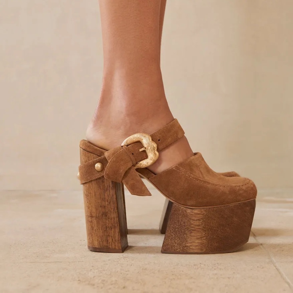 Cult Gaia Zenda mule